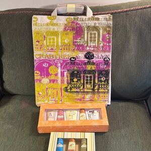 Crabtree & Evelyn Vibrant Tote with Toiletries NWT